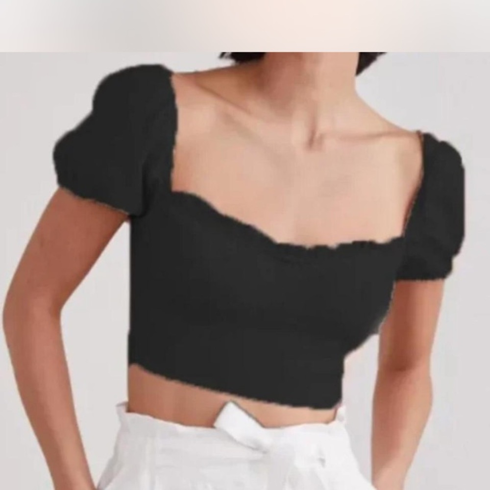 Aritzia Sundeh Black Puff Sleeve crop Top size XS